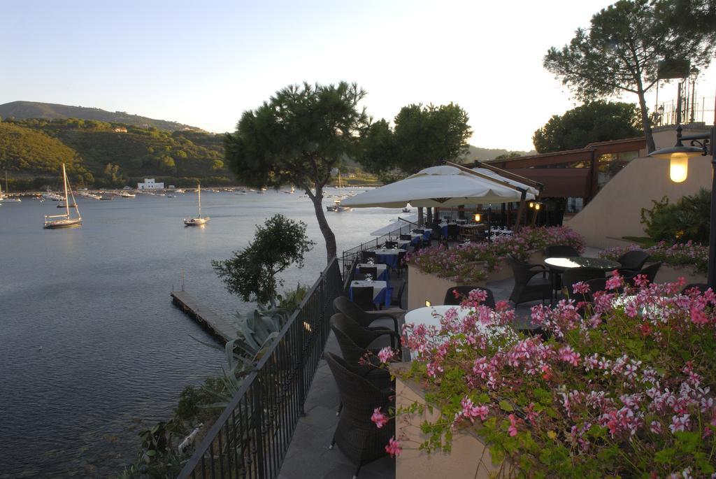 Hotel Cala Di Mola Porto Azzurro Exterior photo